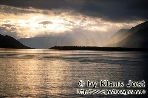 Naknek Lake/Katmai/Alaska        Regenstimmung am Naknek Lake        Bevor der Regen kommt, wird die Lan