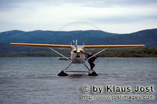 Wasserflugzeug/Buschflugzeug/Alaska        Mit dem Buschflugzeug ist es möglich in die entlegen