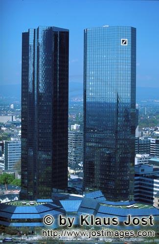 Frankfurt am Main/Deutschland        Die Türme der Deutschen Bank        "Soll und Haben" - 