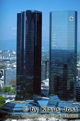 Frankfurt am Main/Deutschland        Die Zwillingstürme der Deutschen Bank Frankfurt         "So