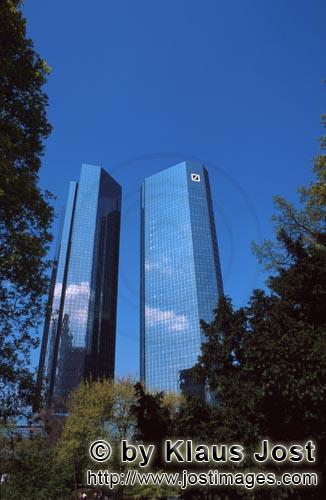 Frankfurt am Main/Deutschland        Deutsche Bank Zentrale Frankfurt        "Soll und Haben"