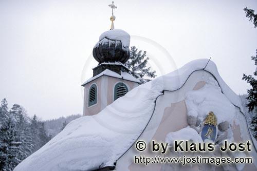 Weihnachten in den Bergen/Christmas in the mountains        Verschneite Bergkapelle