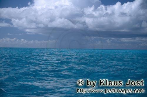 Midway/Hawaiian Islands/USA        Gewitterstimmung über dem Meer        1200 Meilen nordwestlich v