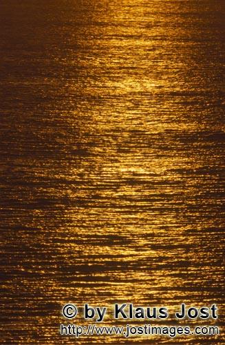 Walker Bay/Western Cape/Südafrika        Die Sonne geht im Meer unter        Die Walker Bay 