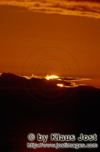 Walker Bay/Western Cape/Südafrika        Sonnenuntergang über dem Meer        Die Walker Bay</b