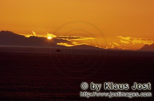 Walker Bay/Western Cape/Südafrika        Sonnenuntergang an der Walker Bay        Die Walker Bay</b