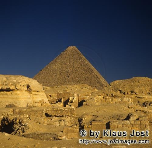 Pyramid of Cheops/Pyramide Cheops        Die Cheops-Pyramide - sie wird auch als Große Pyram