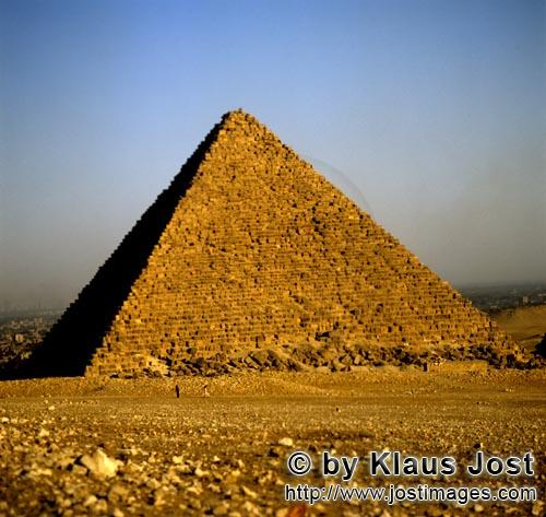 Pyramide Mykerinos/Pyramid of Menkaure        Mykerinos Pyramide         Die Mykerinos-Pyramide</
