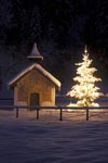 Kapelle mit Weihnachtsbaum