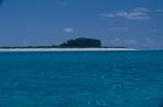 Südseeinsel mit weißem Strand