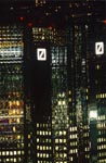 Blickfang Deutsche Bank bei Nacht